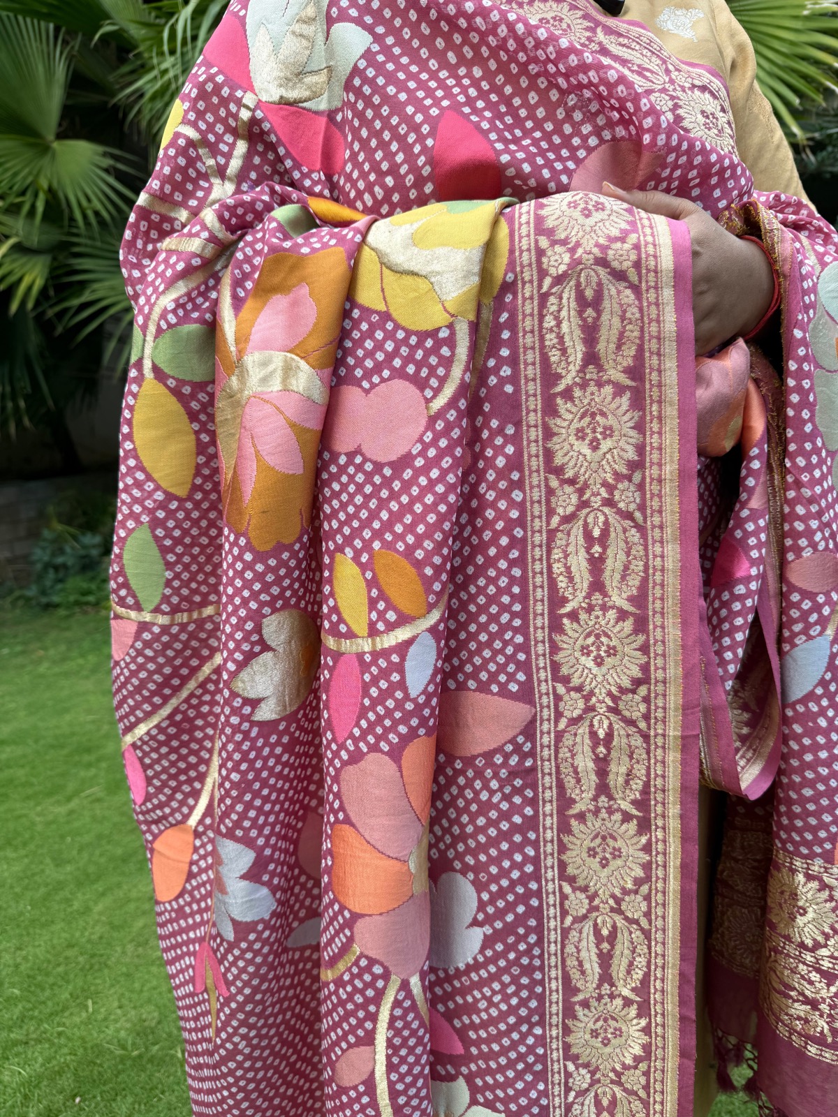 Bandhej Kadwa Duputta — Rani Pink