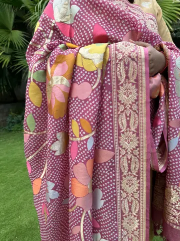Bandhej Kadwa Duputta — Rani Pink